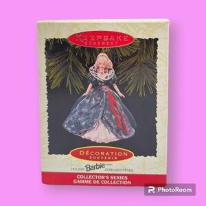 Hallmark 1995 Holiday Barbie Keepsake Ornament